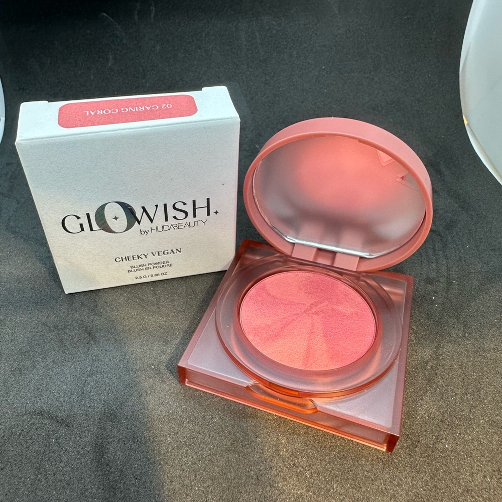 🆕 HUDA beauty GloWish Cheeky Vegan Blush Powder ✨BNIB✨ 02 caring coral